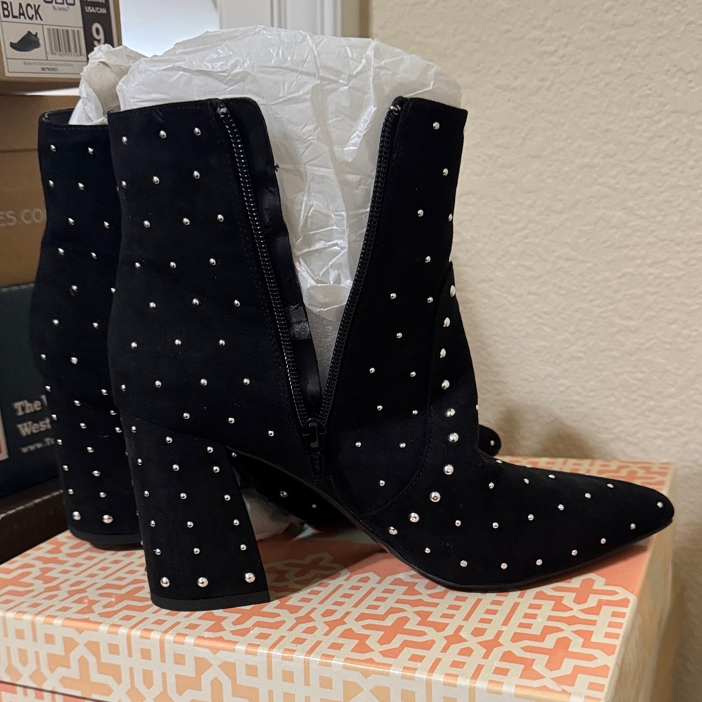Brand New!! Giani Bini Black Studded Ankle Booties - Picture 4 of 6